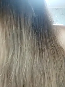 Snapshot of Viola3102 chatting on December 1, 2025, 7:48 pm Viola3102 online show from December 1, 2025, 7:48 pm