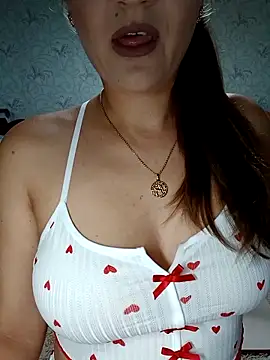 Snapshot of Viola3102 chatting on October 27, 2025, 7:48 pm Viola3102 online show from October 27, 2025, 7:48 pm