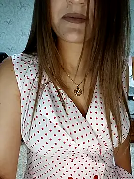 Snapshot of Viola3102 chatting on October 18, 2025, 4:42 pm Viola3102 online show from October 18, 2025, 4:42 pm