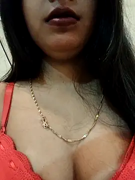 Snapshot of Maahhii_2 chatting on October 30, 2025, 7:33 pm Maahhii 2 online show from October 30, 2025, 7:33 pm