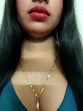 Snapshot of Maahhii_2 chatting on September 13, 2025, 5:24 pm Maahhii 2 online show from September 13, 2025, 5:24 pm