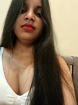 Snapshot of Maahhii_2 chatting on November 23, 2025, 8:24 am Maahhii 2 online show from November 23, 2025, 8:24 am