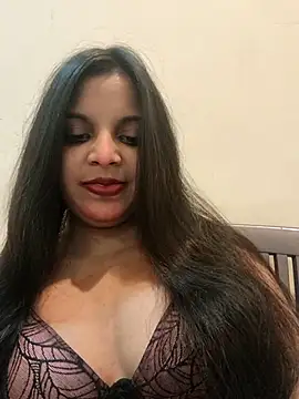 Snapshot of Maahhii_2 chatting on November 28, 2025, 8:09 pm Maahhii 2 online show from November 28, 2025, 8:09 pm