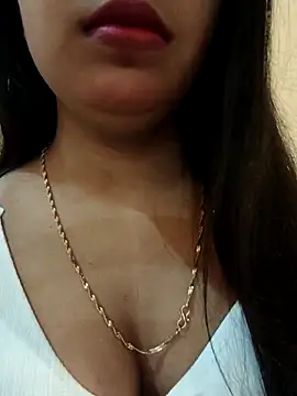 Snapshot of Maahhii_2 chatting on November 15, 2025, 6:56 pm Maahhii 2 online show from November 15, 2025, 6:56 pm