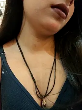 Snapshot of Maahhii_2 chatting on October 24, 2025, 6:29 pm Maahhii 2 online show from October 24, 2025, 6:29 pm