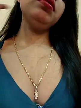 Snapshot of Maahhii_2 chatting on October 17, 2025, 7:04 pm Maahhii 2 online show from October 17, 2025, 7:04 pm