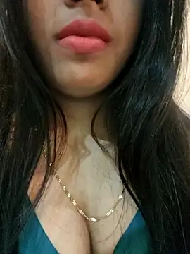 Snapshot of Maahhii_2 chatting on November 10, 2025, 6:13 pm Maahhii 2 online show from November 10, 2025, 6:13 pm