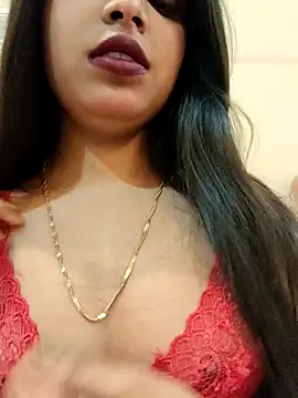 Snapshot of Maahhii_2 chatting on November 2, 2025, 5:29 pm Maahhii 2 online show from November 2, 2025, 5:29 pm