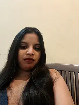 Snapshot of Maahhii_2 chatting on November 20, 2025, 5:35 pm Maahhii 2 online show from November 20, 2025, 5:35 pm