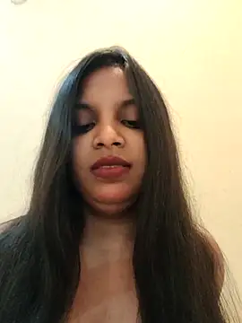 Snapshot of Maahhii_2 chatting on November 28, 2025, 8:03 am Maahhii 2 online show from November 28, 2025, 8:03 am