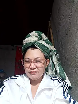 Everleigh mom online show from January 16, 2026, 1:42 am