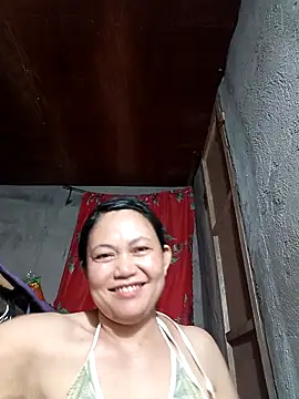 Everleigh mom online show from November 1, 2025, 8:08 am