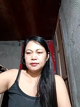 Everleigh mom online show from December 4, 2025, 8:08 pm