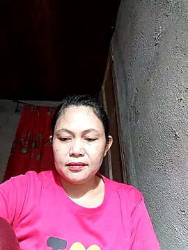 Everleigh mom online show from December 18, 2025, 10:41 am