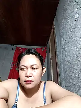 Everleigh mom online show from December 15, 2025, 10:43 am