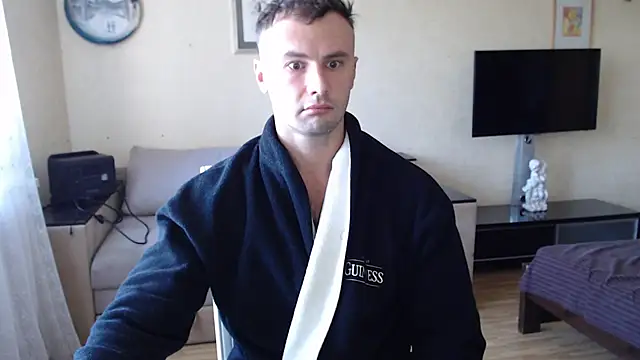 muscle uncut online show from October 15, 2025, 8:11 am