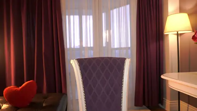 ElwynaBrickell online show from November 25, 2025, 4:35 am