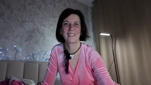 Lia Reyn online show from November 13, 2025, 10:52 am