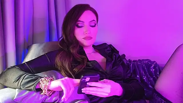 Snapshot of AliceJameson chatting on November 10, 2025, 8:47 pm AliceJameson online show from November 10, 2025, 8:47 pm