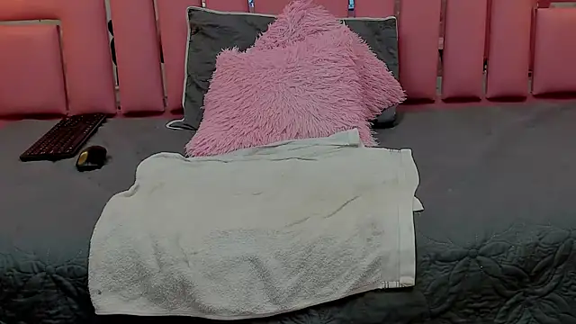 ALYANNA HOT  online show from September 21, 2025, 12:43 pm