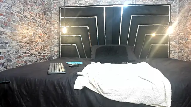 ALYANNA HOT  online show from November 30, 2025, 12:06 pm