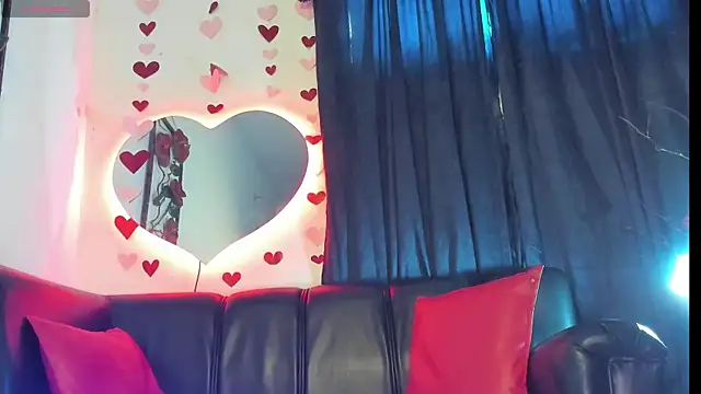 Snapshot of winderling chatting on April 8, 2026, 8:32 pm winderling online show from April 8, 2026, 8:32 pm