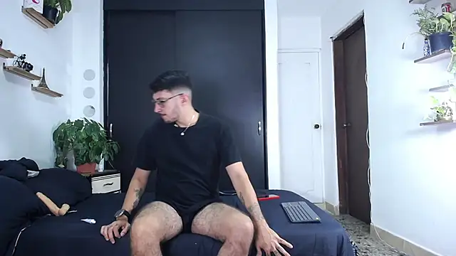 Borsalino Adam online show from November 13, 2025, 8:13 pm