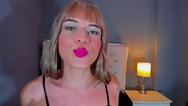 OrianaSaenz  online show from November 11, 2025, 8:14 pm