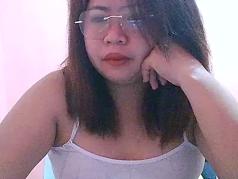 Snapshot of fresh_rosie chatting on April 6, 2026, 8:43 pm fresh rosie online show from April 6, 2026, 8:43 pm