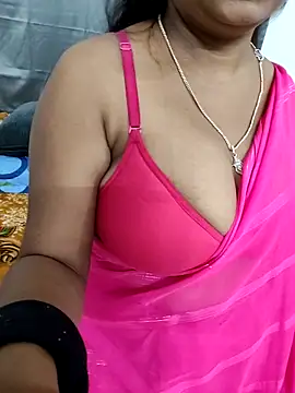 Snapshot of Miss-oly chatting on October 3, 2025, 4:52 pm Miss-oly online show from October 3, 2025, 4:52 pm