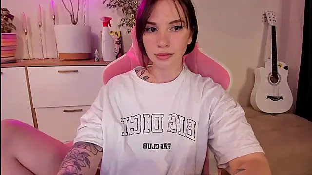 Snapshot of Voytinyme chatting on October 15, 2025, 6:38 pm Voytinyme online show from October 15, 2025, 6:38 pm