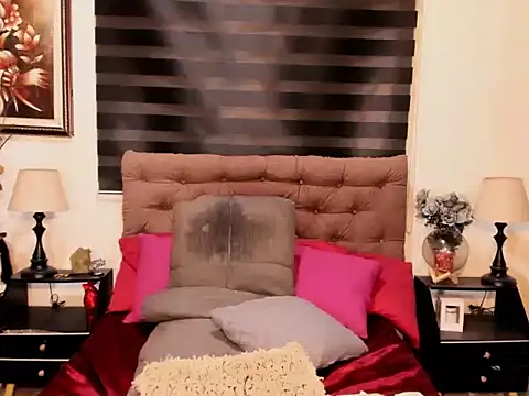 UrnextDoorTS online show from April 22, 2026, 1:01 am