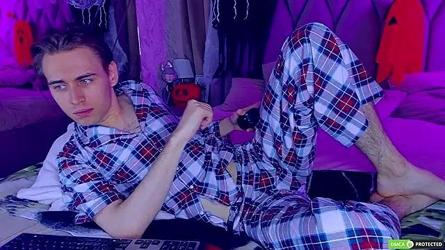 WilliamDyson online show from October 20, 2025, 3:08 am