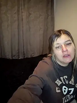 Fernandar2025 online show from December 15, 2025, 3:34 am