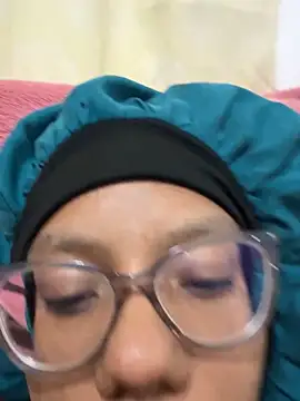 Valen1800 online show from October 8, 2025, 2:02 am