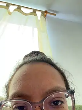 Valen1800 online show from October 9, 2025, 3:01 pm