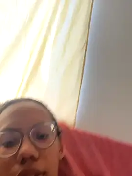 Valen1800 online show from November 7, 2025, 3:16 pm