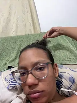 Snapshot of Valen1800 chatting on February 3, 2026, 1:16 am Valen1800 online show from February 3, 2026, 1:16 am