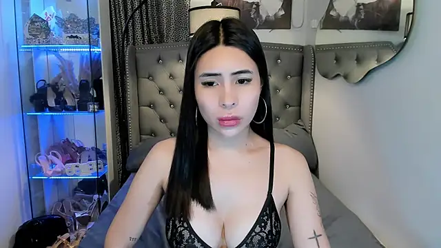 Claudia empress online show from October 23, 2025, 4:49 pm