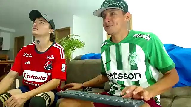 skinny23cm online show from February 4, 2025, 12:44 pm