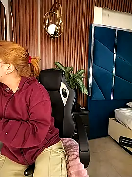 sara-lopez1 online show from October 24, 2025, 12:15 pm