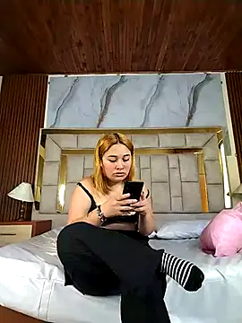 sara-lopez1 online show from November 4, 2025, 6:33 pm