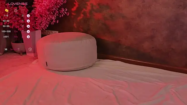 Snapshot of sex_tezzi chatting on November 10, 2025, 7:30 pm sex tezzi online show from November 10, 2025, 7:30 pm