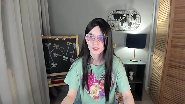 Madelaineses online show from November 26, 2025, 9:26 pm