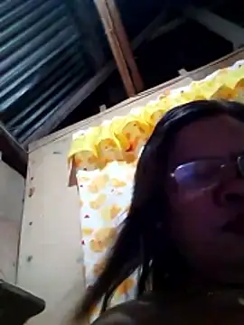 Snapshot of Huge_mama69 chatting on April 12, 2026, 10:40 am Huge mama69 online show from April 12, 2026, 10:40 am