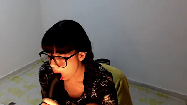 meganmiauu online show from May 30, 2026, 12:44 pm