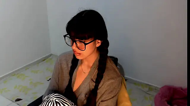 meganmiauu online show from May 25, 2026, 12:26 pm