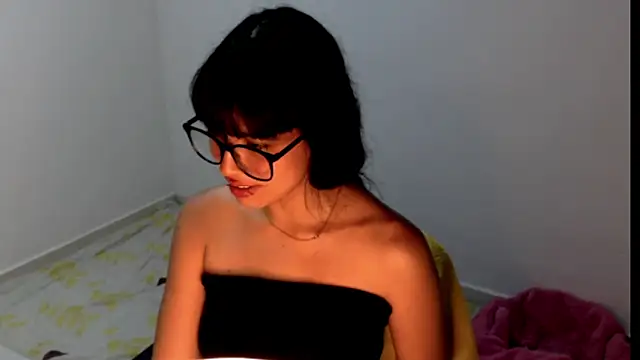meganmiauu online show from May 17, 2026, 8:03 am