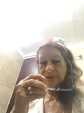 MaryeLunna online show from November 4, 2025, 11:03 am