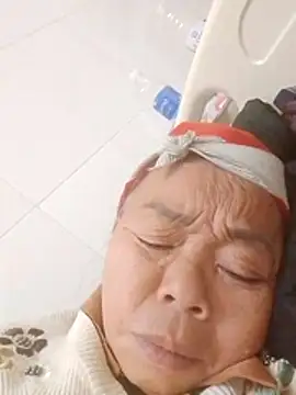 VangLe73 online show from December 21, 2025, 12:51 pm